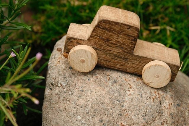 benefits of wooden toys for babies